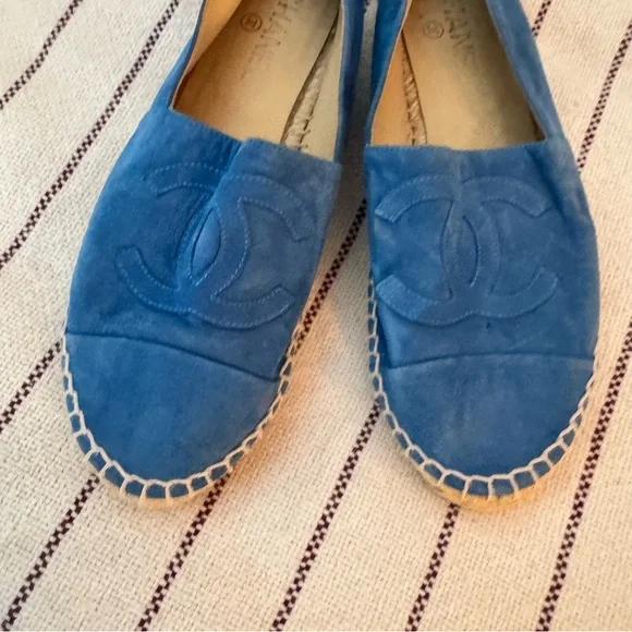 CHANEL blue suede logo espadrillea - Picture 9 of 13